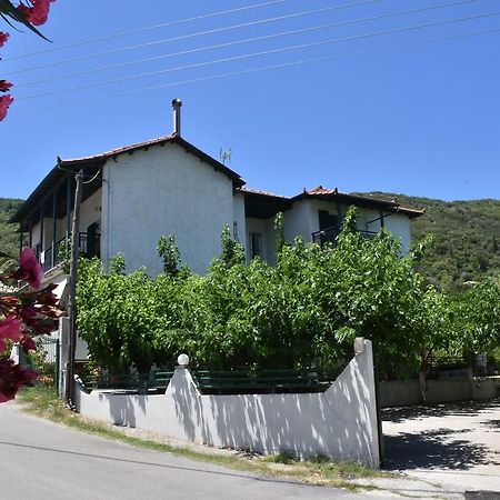 Studio Kostas Hotel Asprogerakata Екстериор снимка
