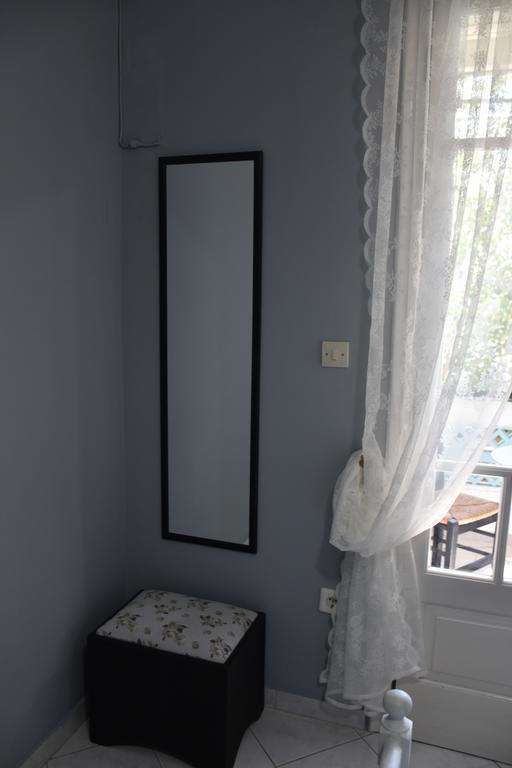 Studio Kostas Hotel Asprogerakata Екстериор снимка